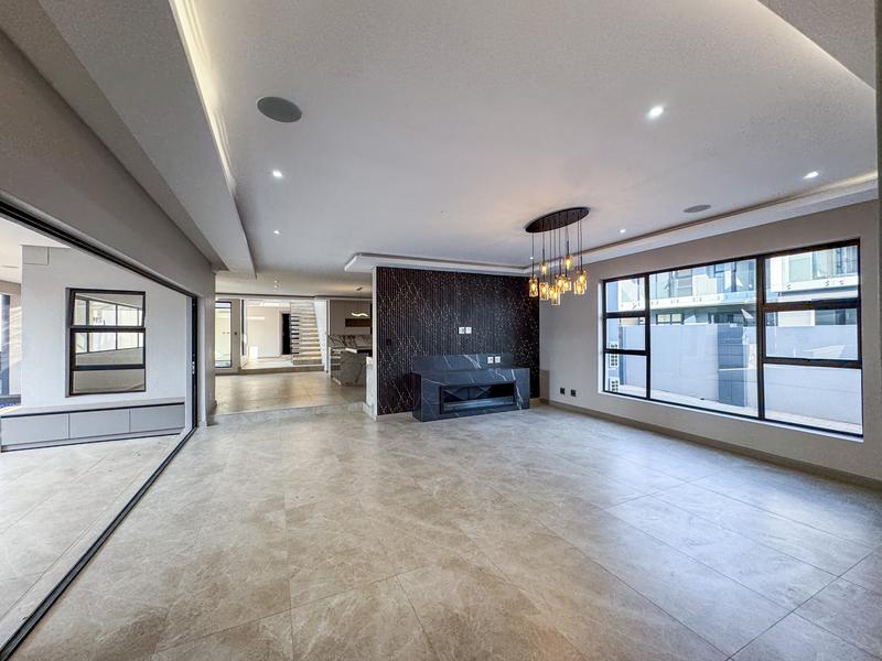 6 Bedroom Property for Sale in Midstream Heights Gauteng