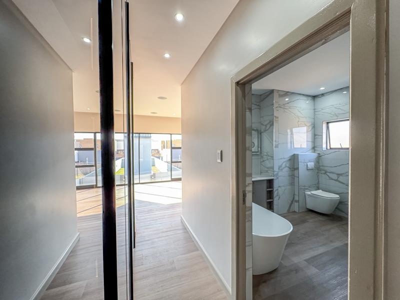 6 Bedroom Property for Sale in Midstream Heights Gauteng