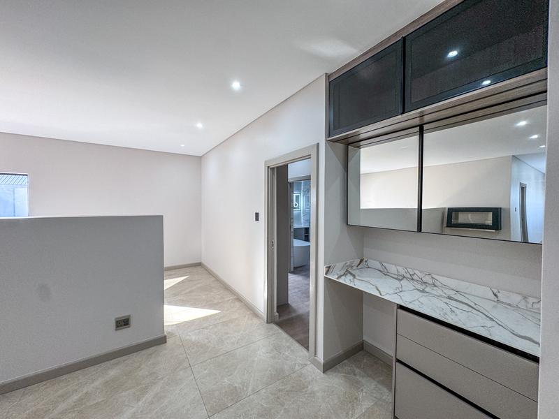 6 Bedroom Property for Sale in Midstream Heights Gauteng