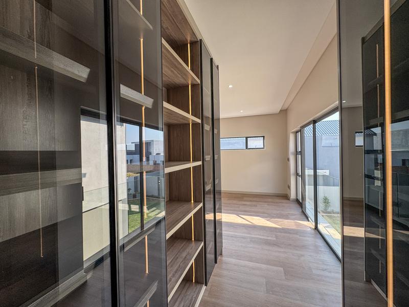 6 Bedroom Property for Sale in Midstream Heights Gauteng