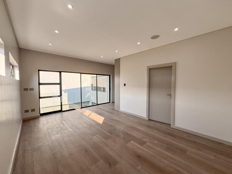 6 Bedroom Property for Sale in Midstream Heights Gauteng