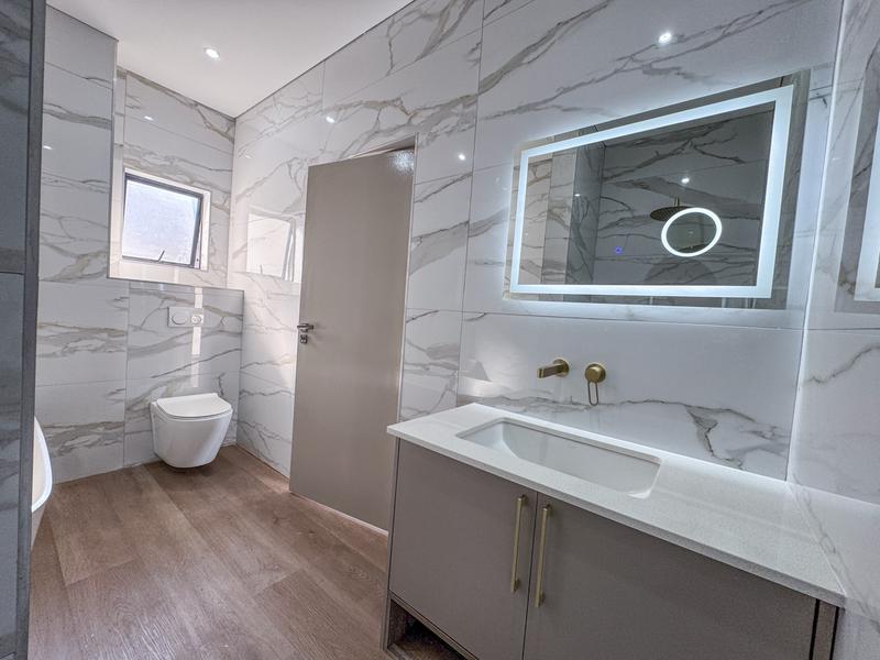6 Bedroom Property for Sale in Midstream Heights Gauteng