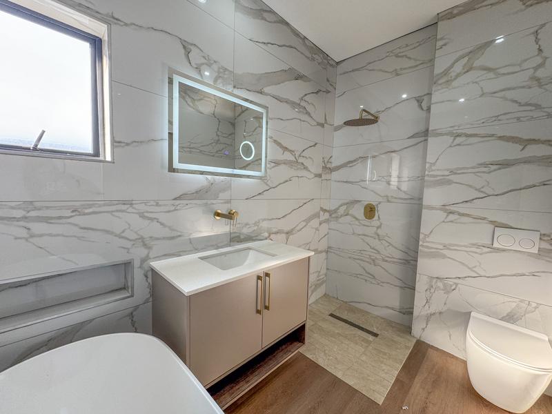 6 Bedroom Property for Sale in Midstream Heights Gauteng