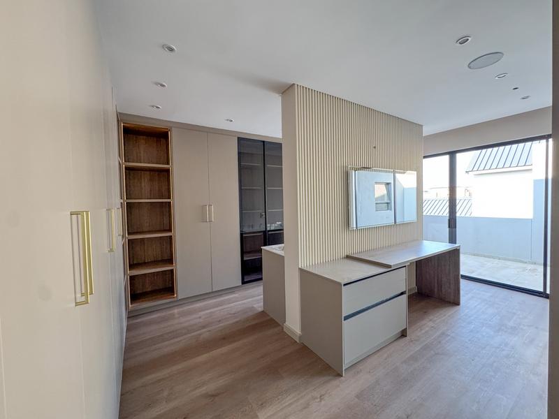 6 Bedroom Property for Sale in Midstream Heights Gauteng