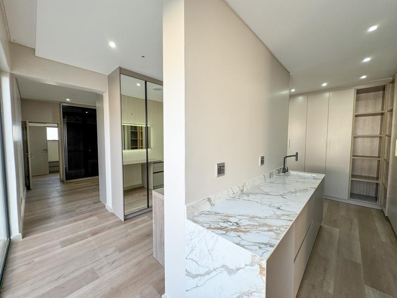 6 Bedroom Property for Sale in Midstream Heights Gauteng