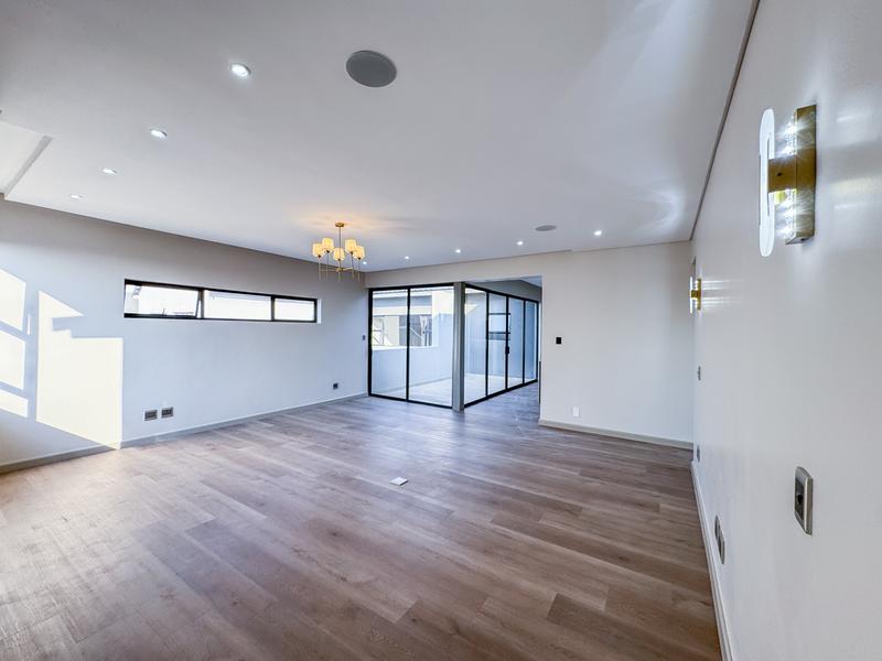 6 Bedroom Property for Sale in Midstream Heights Gauteng
