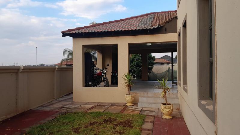 To Let 4 Bedroom Property for Rent in Savannah Country Estate Gauteng