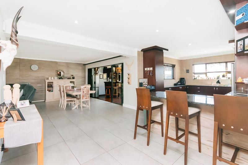4 Bedroom Property for Sale in Roodekrans Gauteng