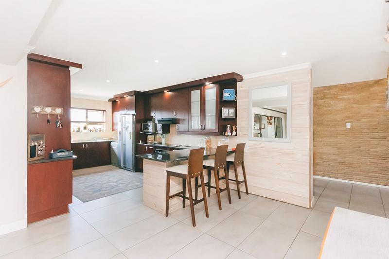 4 Bedroom Property for Sale in Roodekrans Gauteng