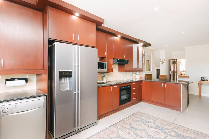4 Bedroom Property for Sale in Roodekrans Gauteng