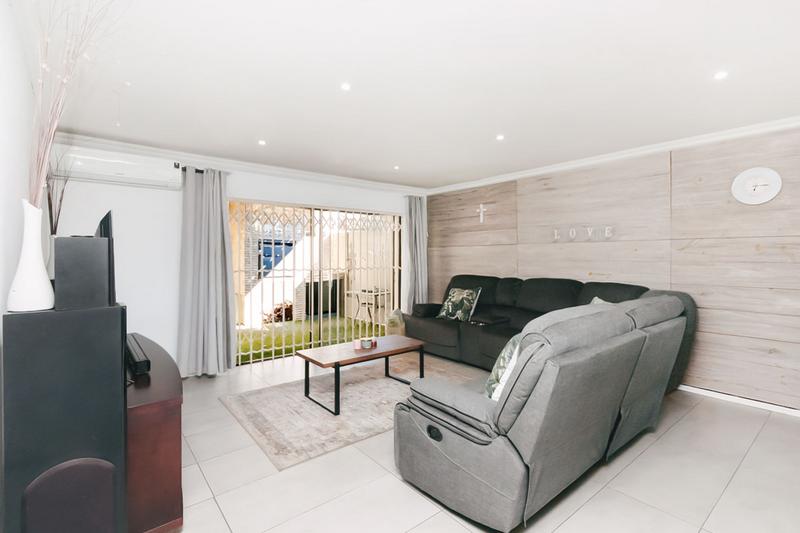 4 Bedroom Property for Sale in Roodekrans Gauteng