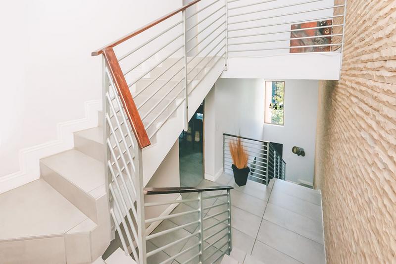 4 Bedroom Property for Sale in Roodekrans Gauteng