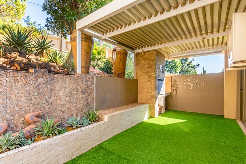 4 Bedroom Property for Sale in Roodekrans Gauteng