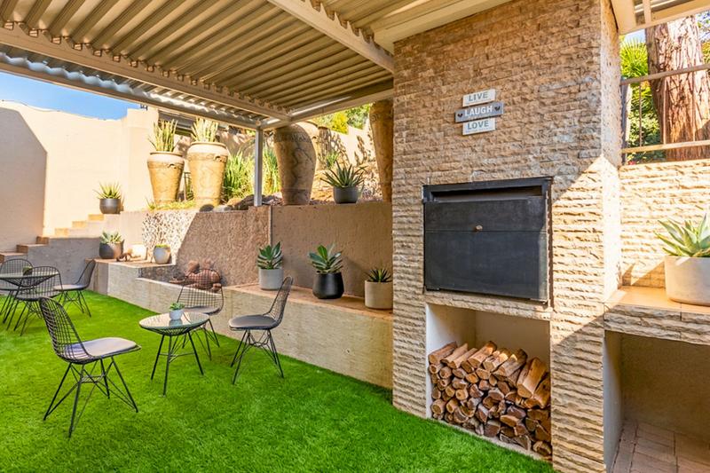 4 Bedroom Property for Sale in Roodekrans Gauteng