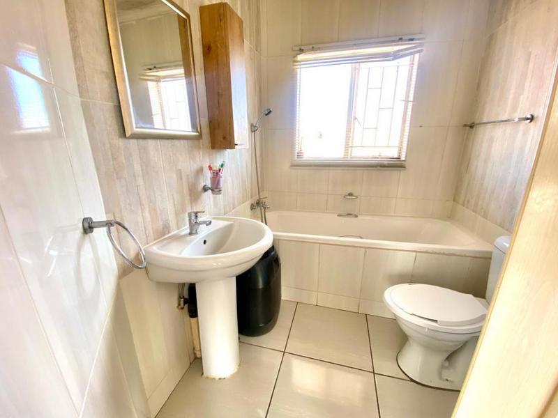 2 Bedroom Property for Sale in Princess A H Gauteng