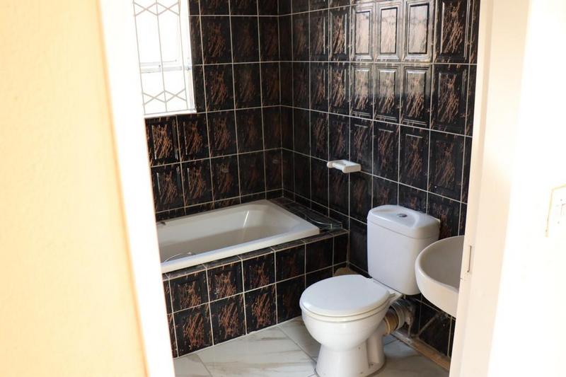 To Let 3 Bedroom Property for Rent in Kibler Park Gauteng