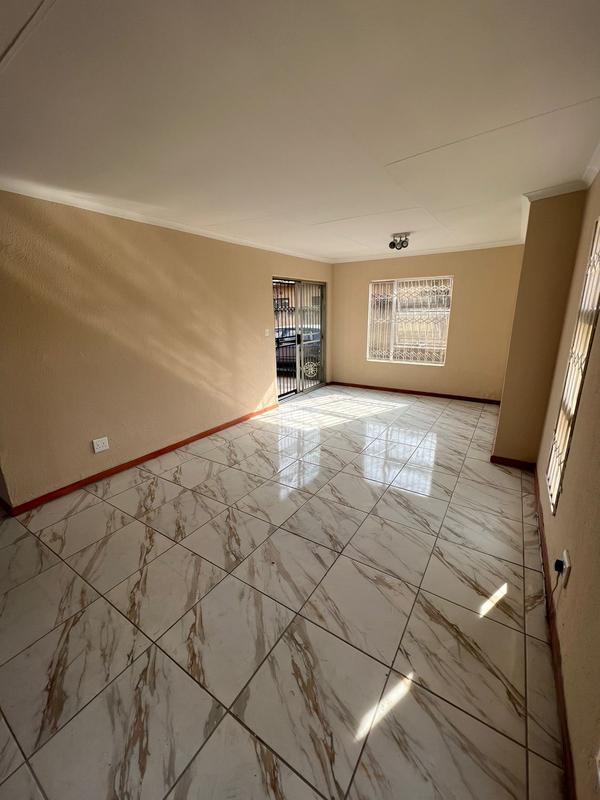 To Let 3 Bedroom Property for Rent in Kibler Park Gauteng