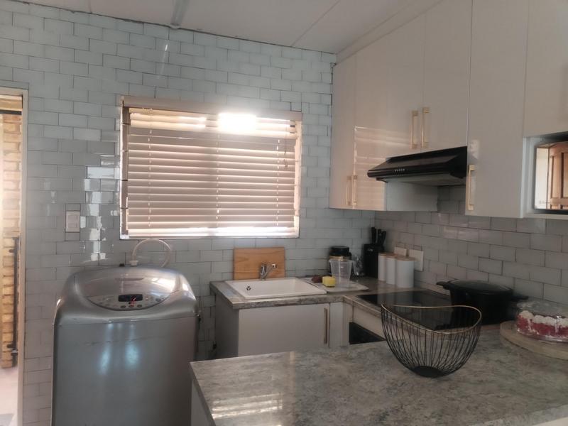 2 Bedroom Property for Sale in Groblerpark Gauteng