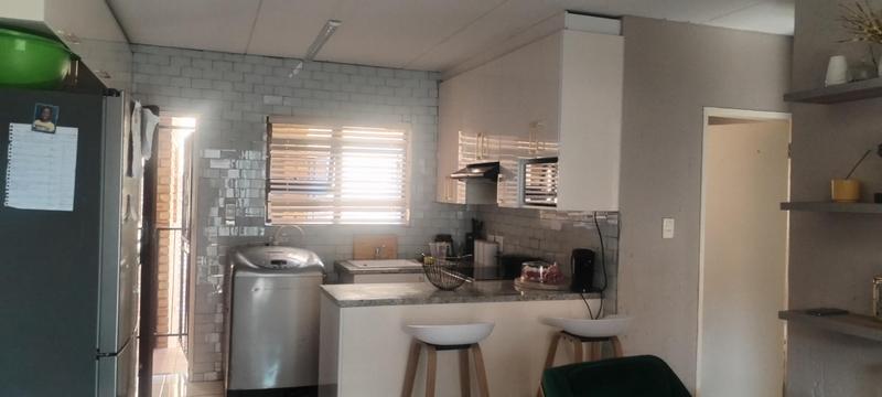 2 Bedroom Property for Sale in Groblerpark Gauteng
