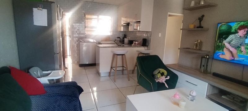 2 Bedroom Property for Sale in Groblerpark Gauteng