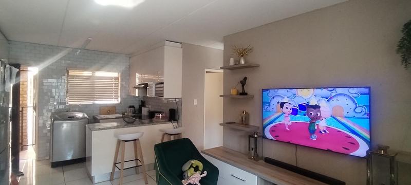 2 Bedroom Property for Sale in Groblerpark Gauteng