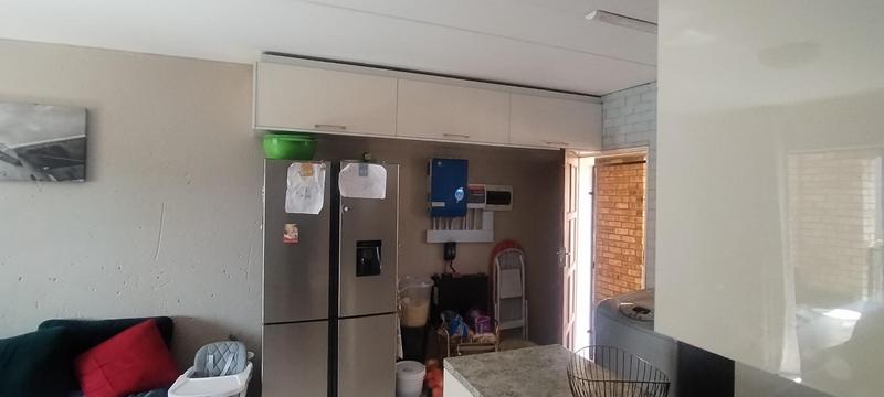 2 Bedroom Property for Sale in Groblerpark Gauteng