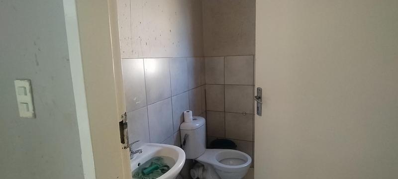 2 Bedroom Property for Sale in Groblerpark Gauteng