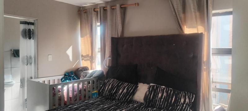2 Bedroom Property for Sale in Groblerpark Gauteng