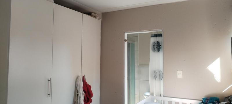 2 Bedroom Property for Sale in Groblerpark Gauteng