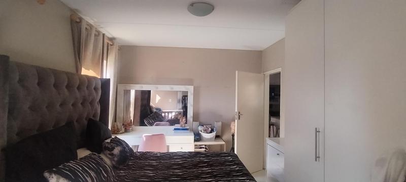2 Bedroom Property for Sale in Groblerpark Gauteng