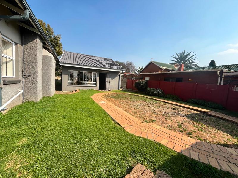 3 Bedroom Property for Sale in Dunnottar Gauteng