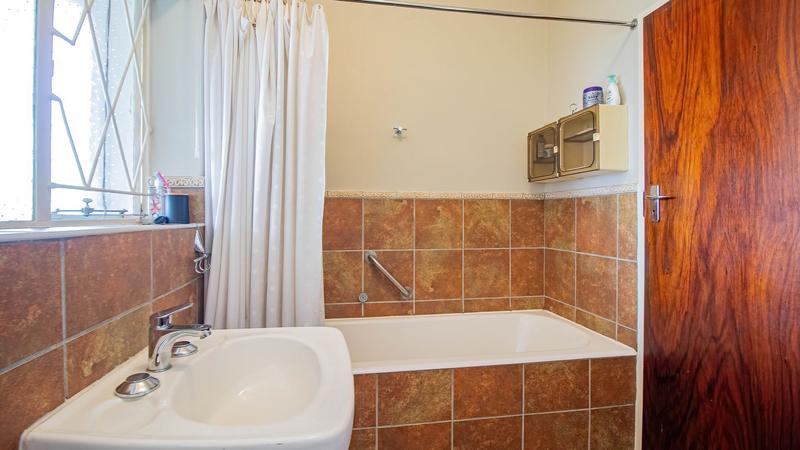 To Let 4 Bedroom Property for Rent in Eastleigh Ridge Gauteng