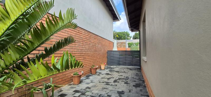 3 Bedroom Property for Sale in Waterkloof A H Gauteng