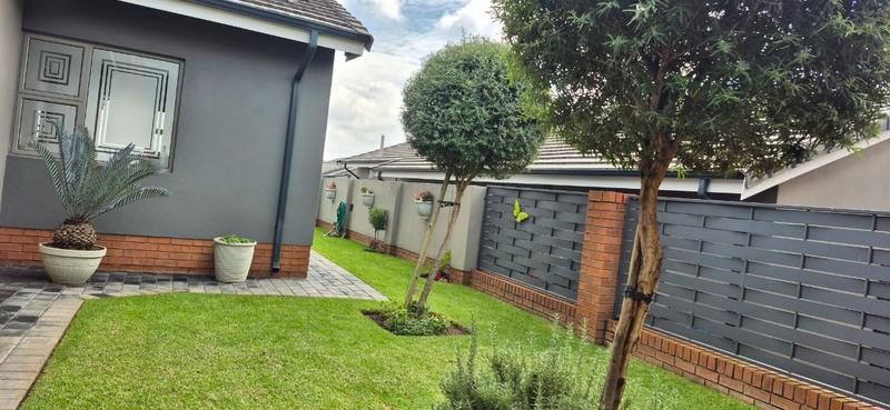 3 Bedroom Property for Sale in Waterkloof A H Gauteng