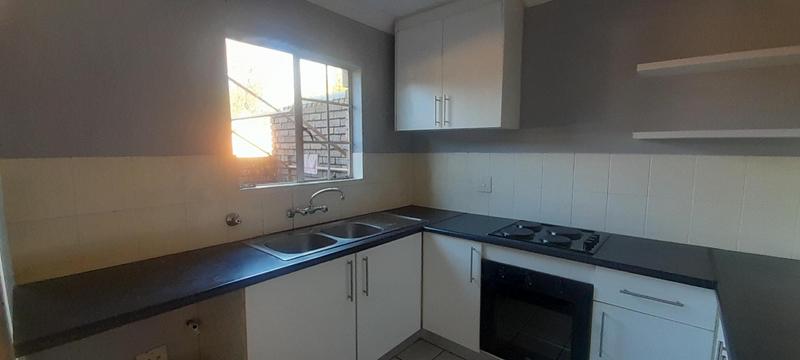 2 Bedroom Property for Sale in Hennopspark Gauteng