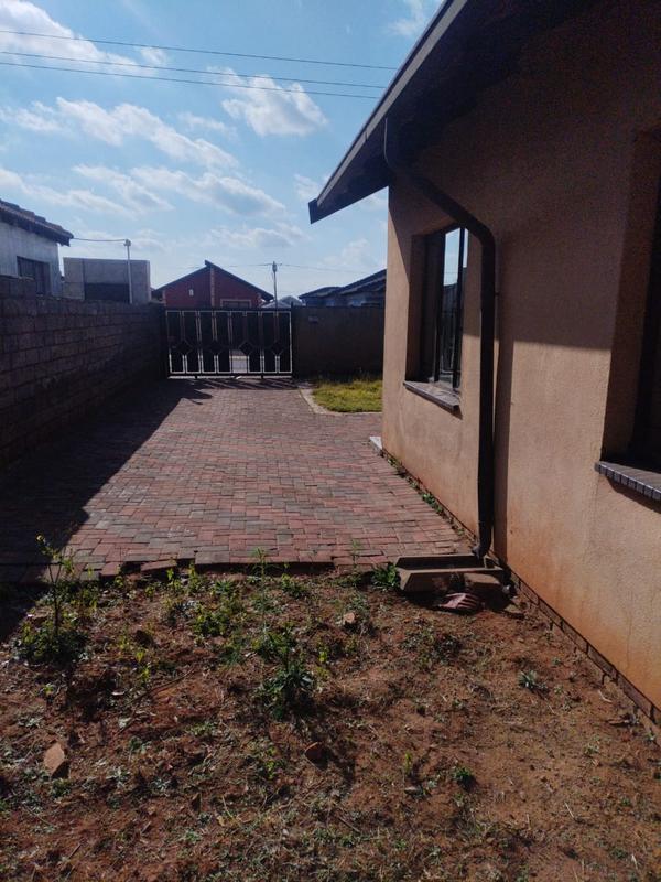 2 Bedroom Property for Sale in Protea Glen Gauteng