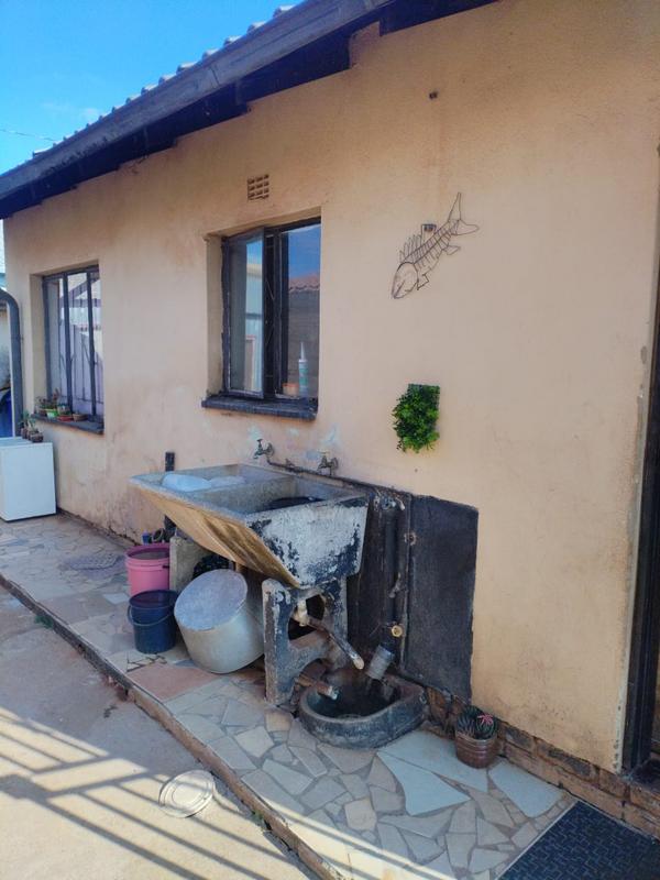 2 Bedroom Property for Sale in Protea Glen Gauteng