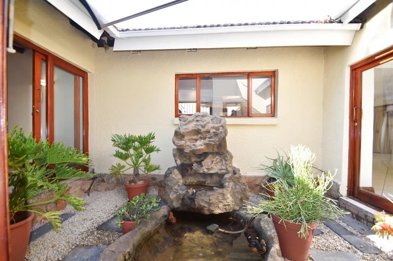 To Let 5 Bedroom Property for Rent in Bryanston Gauteng