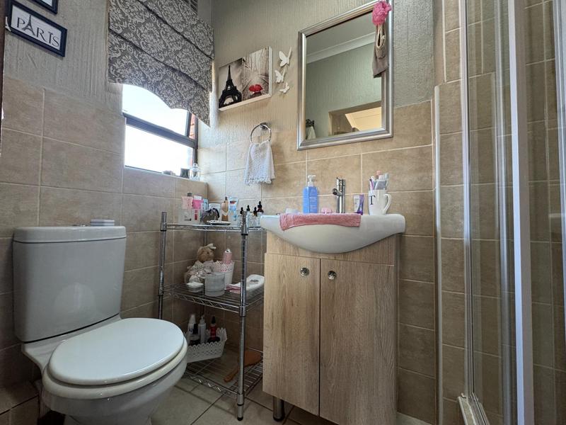 2 Bedroom Property for Sale in Wilgeheuwel Gauteng