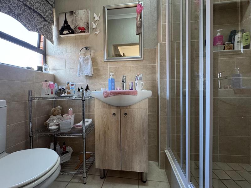 2 Bedroom Property for Sale in Wilgeheuwel Gauteng