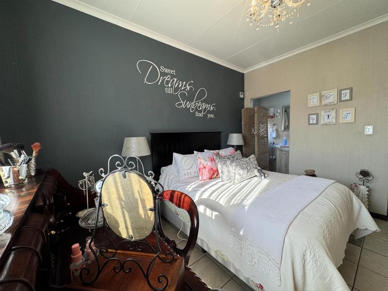 2 Bedroom Property for Sale in Wilgeheuwel Gauteng
