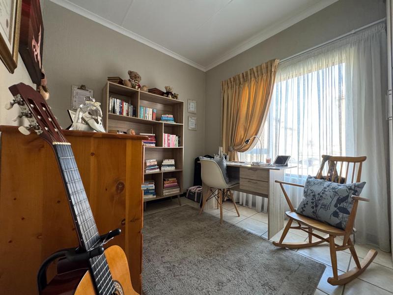 2 Bedroom Property for Sale in Wilgeheuwel Gauteng