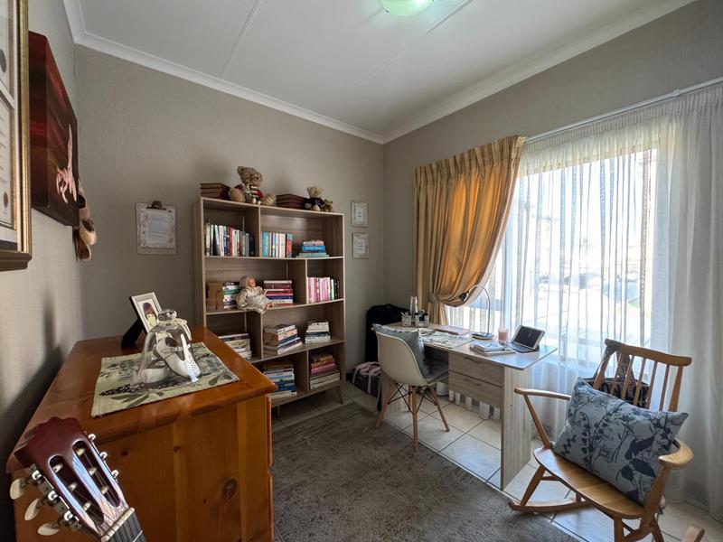2 Bedroom Property for Sale in Wilgeheuwel Gauteng
