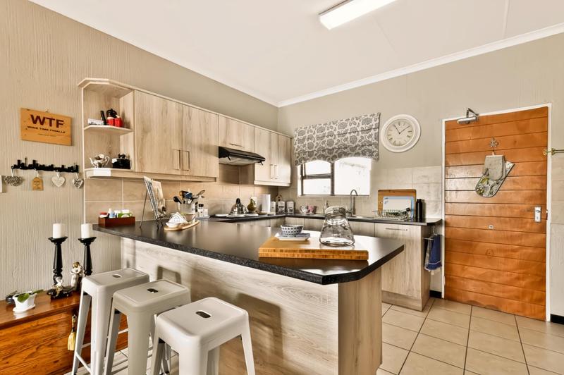 2 Bedroom Property for Sale in Wilgeheuwel Gauteng