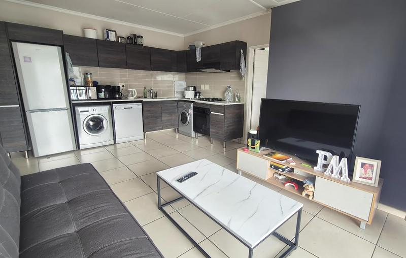1 Bedroom Property for Sale in Bryanston Gauteng