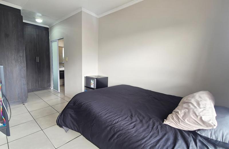 1 Bedroom Property for Sale in Bryanston Gauteng