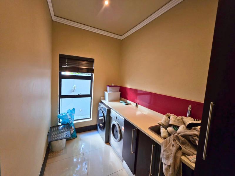 4 Bedroom Property for Sale in Glen Erasmia Gauteng