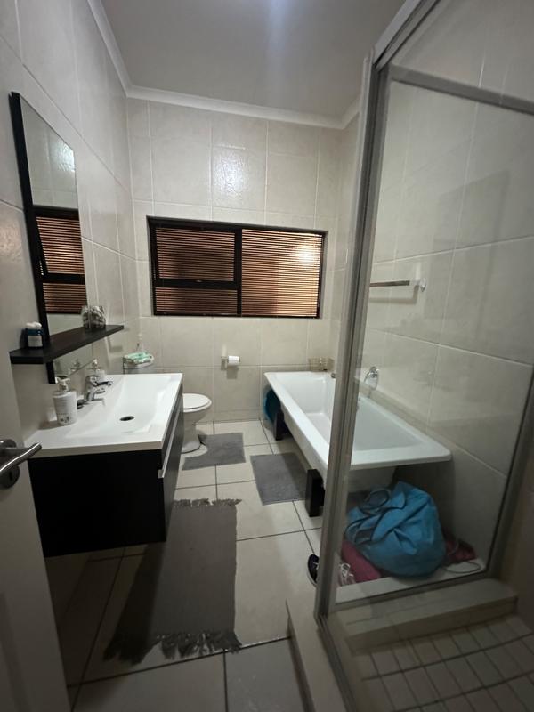 To Let 2 Bedroom Property for Rent in Greenstone Hill Gauteng