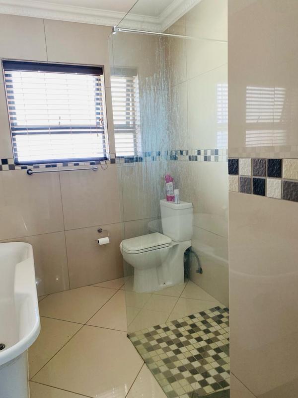 To Let 4 Bedroom Property for Rent in Birchleigh North Gauteng