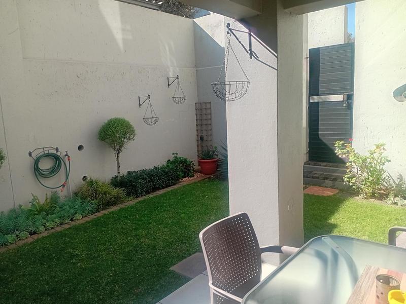 1 Bedroom Property for Sale in Sunninghill Gauteng
